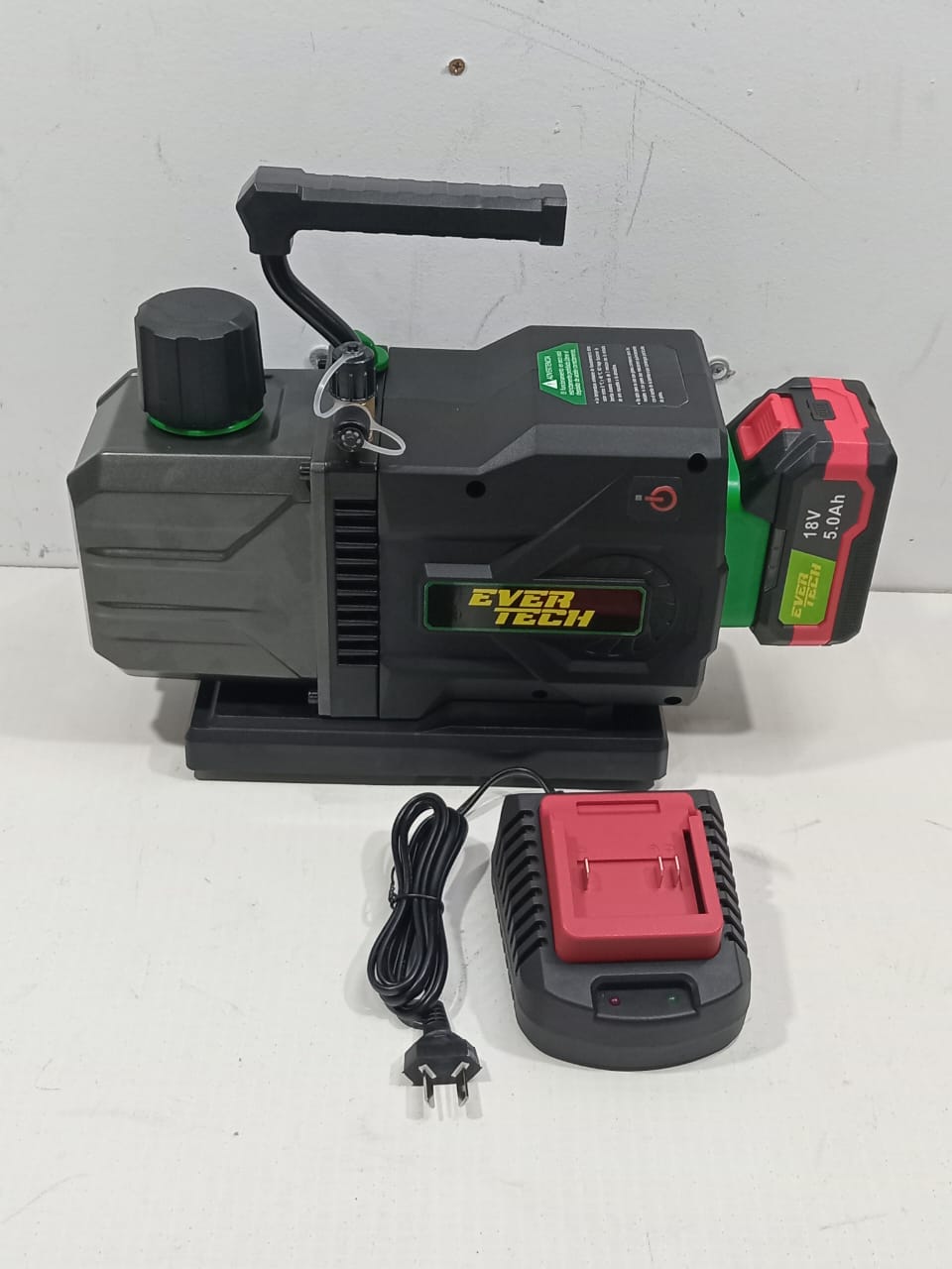 Bomba de Vacío Evertech a Batería 113Lts 2 Etapas - Imagen 2