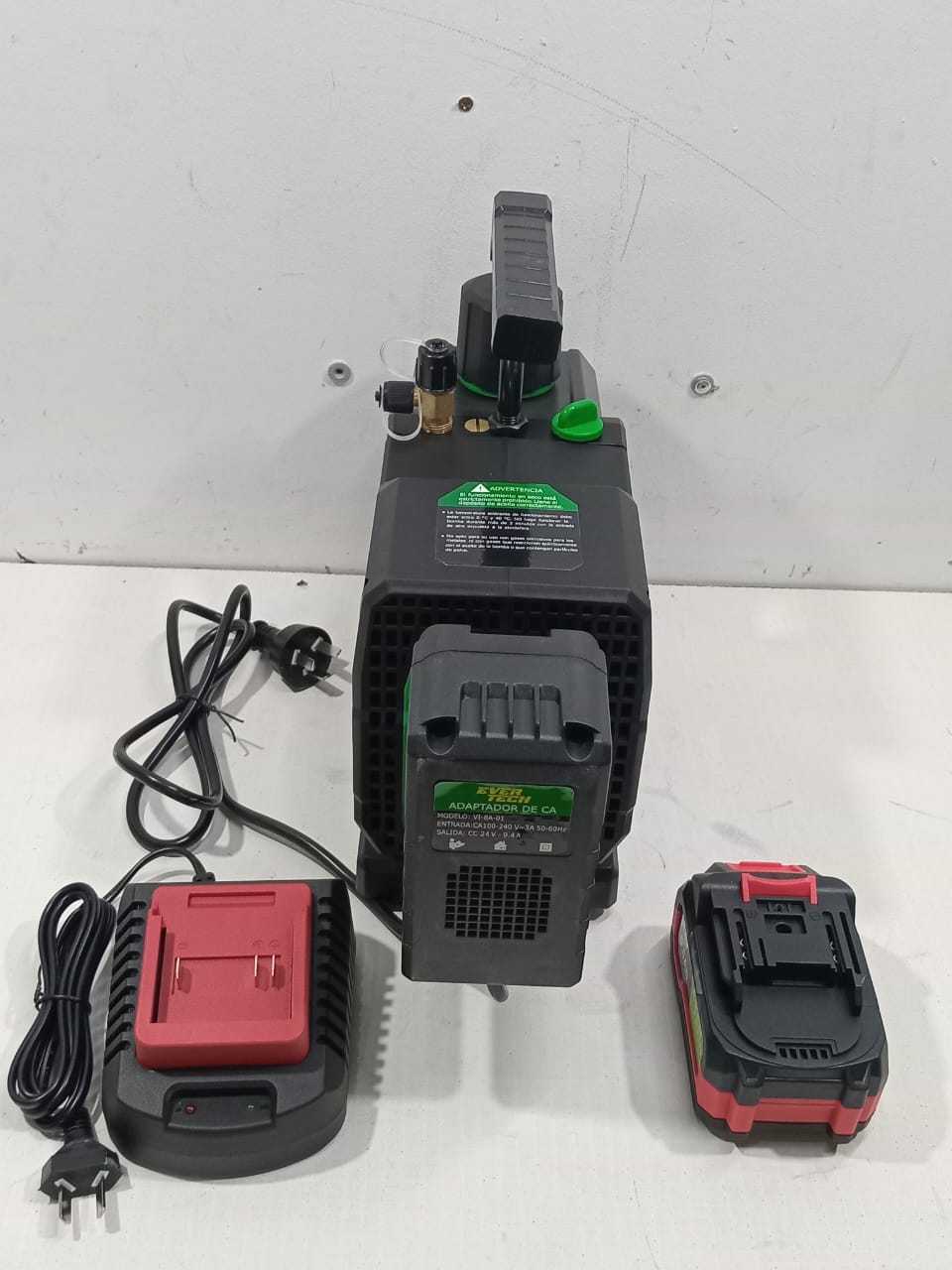 Bomba de Vacío Evertech a Batería 113Lts 2 Etapas - Imagen 3