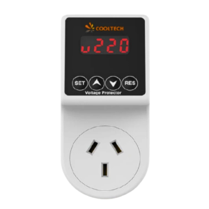 Protector de Voltaje 10A 220V Enchufable Cooltech